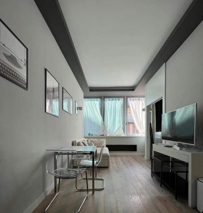 Victory House Apartment Milan Bagian luar foto
